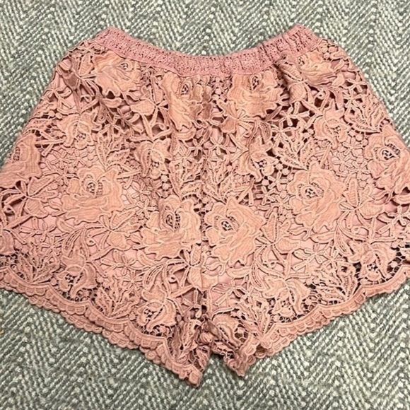 She + Sky Pants - She + Sky crochet lace shorts‎ size small